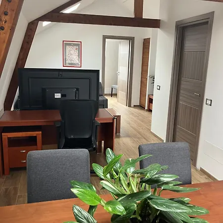 Freshly Renovated Cosy Bedroom